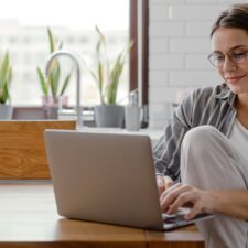 The Future of Workplace Communication: How Hybrid Work Tools are Changing the Game